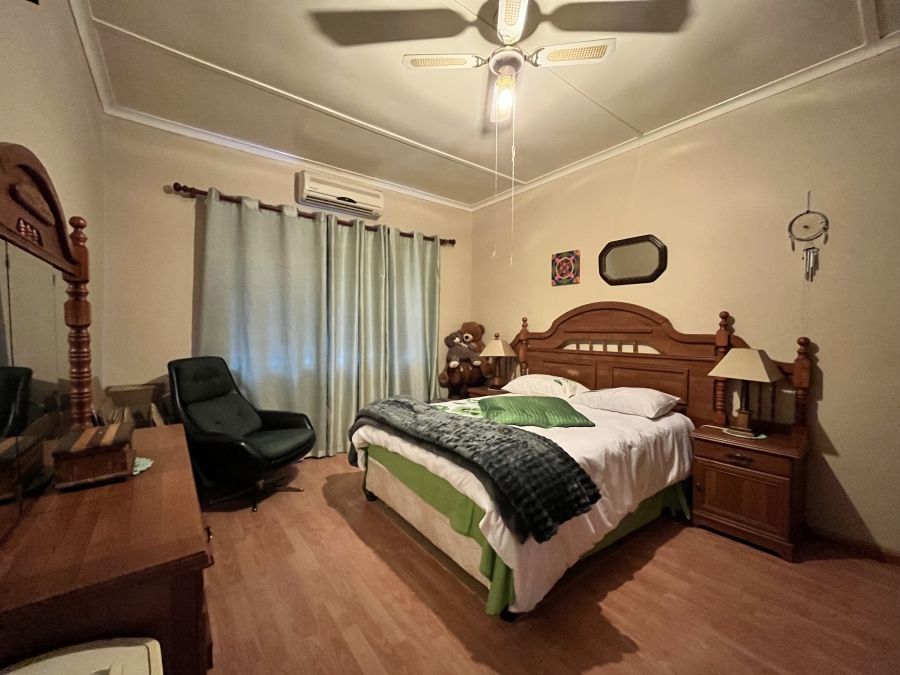 5 Bedroom Property for Sale in De Zoete Inval Western Cape
